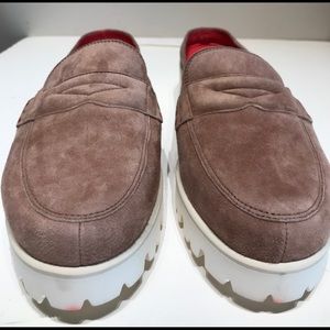 Pas de Rouge tan suede close toe mule w/ rubber